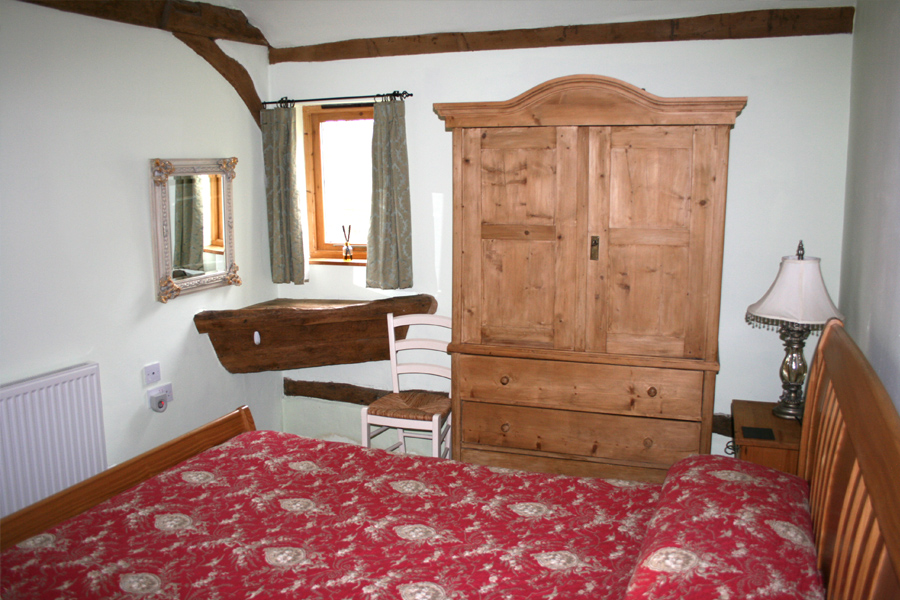 Millers Cottage - Bedroom